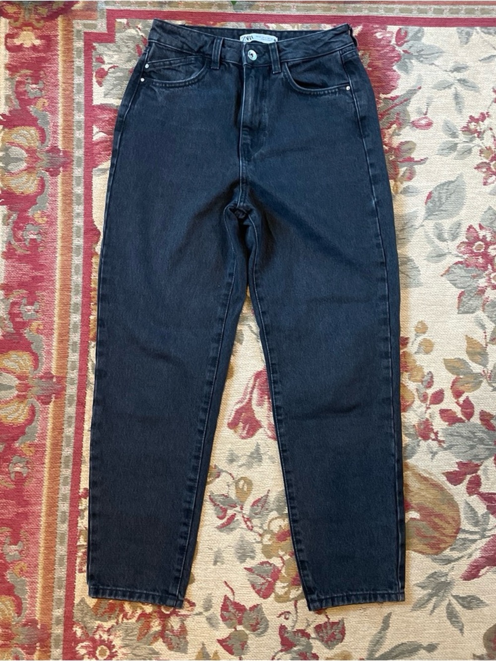 Zara Highwaisted Black Denim Straightleg Jeans With 5 Pocket Styling